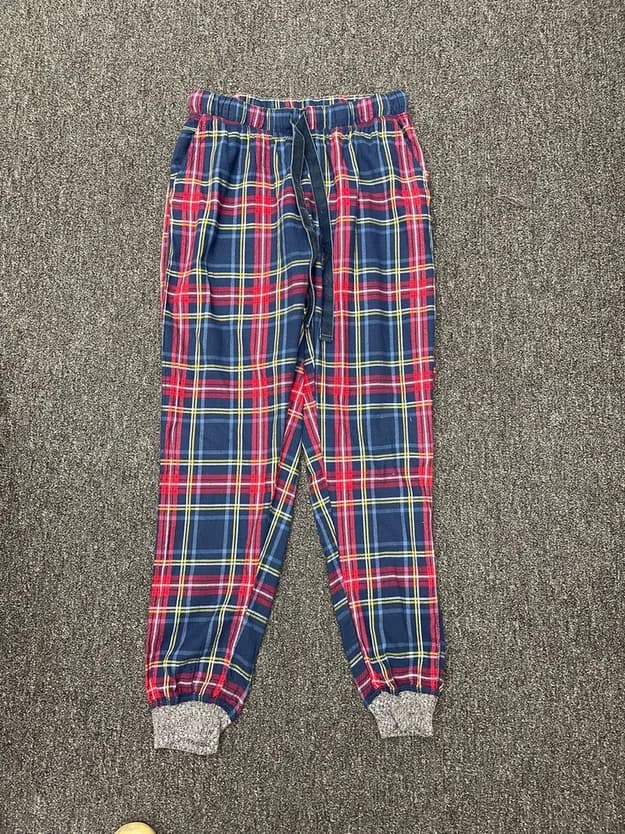 Navy and red plaid plaid flannel jogger pyjama pants laid flat